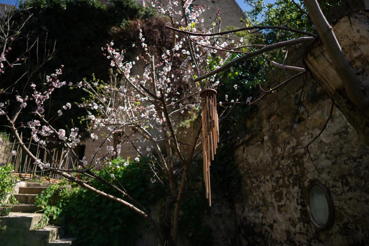Casa Vayu - Rooms & Garden Napoli Bagian luar foto
