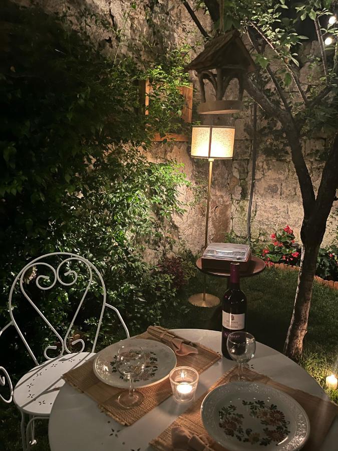 Casa Vayu - Rooms & Garden Napoli Bagian luar foto