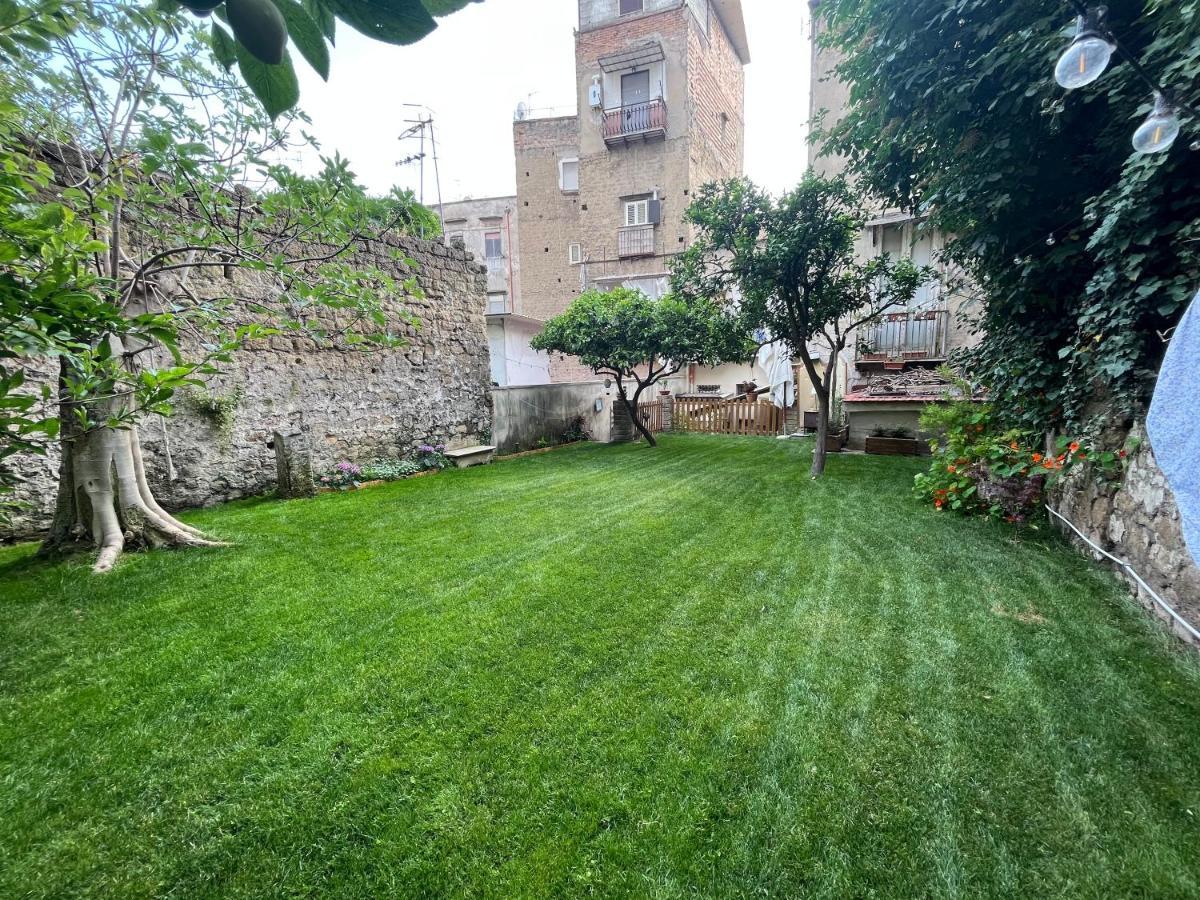 Casa Vayu - Rooms & Garden Napoli Bagian luar foto